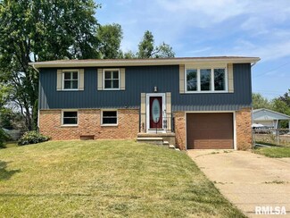 205 E Bittersweet Rd, Washington, IL 61571