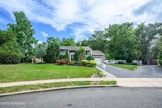 2 Darien Cir, Howell, NJ 07731
