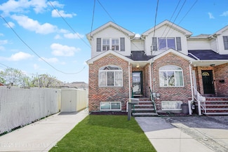 8 Cedar Ave, Staten Island, NY 10305