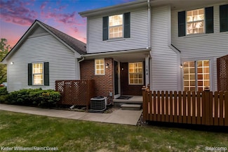 164 Barrington Cir, Lake Orion, MI 48360