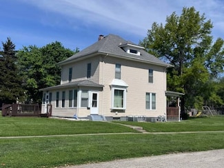 302 S Cherry St, Cameron, MO 64429