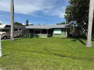 15976 Bellflower St, Bokeelia, FL 33922