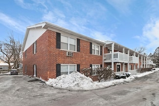 565 Maple Ave Unit 8, Lisle, IL 60532