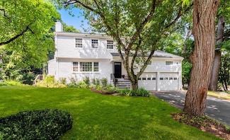 4 Ponderosa Dr, Greenwich, CT 06830