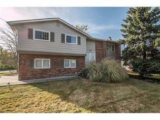 7244 Lamson Rd, Bedford, OH 44146