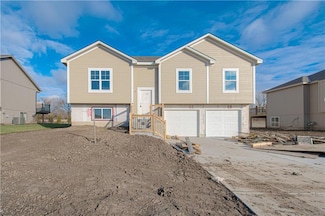 21104 E 8th St S, Independence, MO 64056