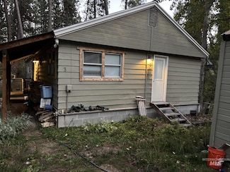 3 Valley View Heights Dr, Garden Valley, ID 83622