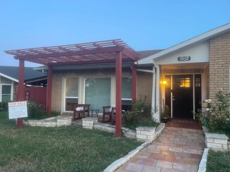 1952 Rambling Ridge Ln, Carrollton, TX 75007