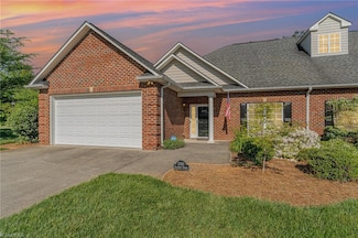 2093 Salisbury Square Unit 1, Winston Salem, NC 27127