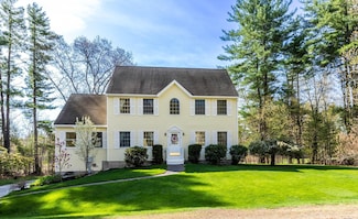 16 Grove St, Greenland, NH 03840