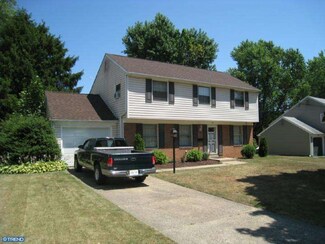 26 Longwood Dr, Stratford, NJ 08084