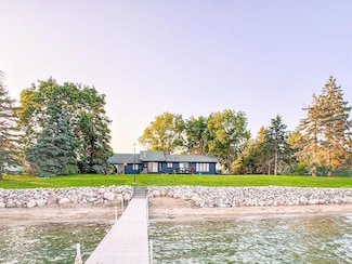 38498 N Shore Dr, Battle Lake, MN 56515