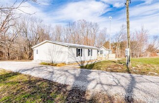6897 N Bogardus Rd, Austin, IN 47102