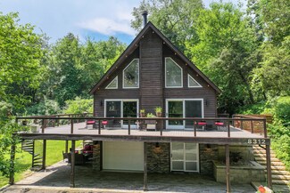 8312 Whitmore Lake Rd, Brighton, MI 48116