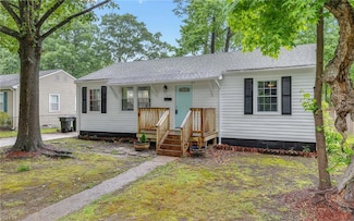 127 Rosewood Dr, Hampton, VA 23669