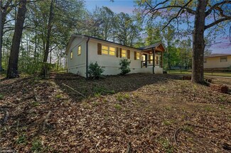 1014 Charing Cross Ln, High Point, NC 27260