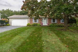 84 Grandview Dr, Fairport, NY 14450