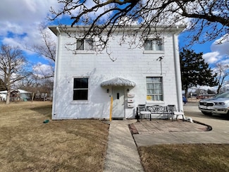 113 N Thomas St, Gilman, IL 60938