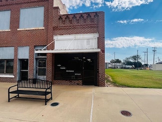 122 N Main St Unit 120 N Main, Medford, OK 73759