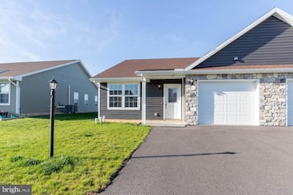 71 Pacific Ave, Milroy, PA 17063