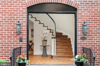 3233 Ellicott St NW, Washington, DC 20008