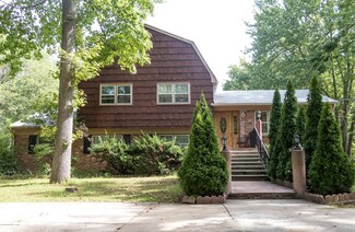 538 Oak St, Port Monmouth, NJ 07758