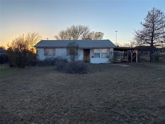 407 N A St, Mountain Park, OK 73559
