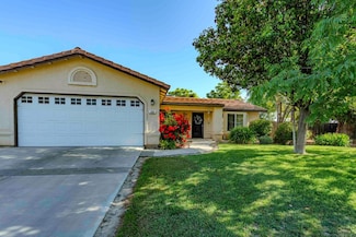 240 S Kenneth Ave, Kerman, CA 93630