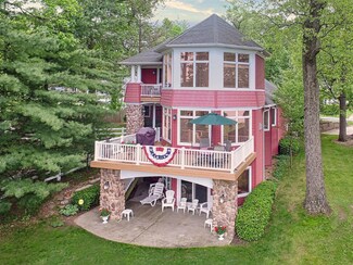 24056 S Shore Dr, Edwardsburg, MI 49112