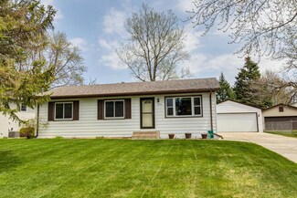 2070 Henry St N, Saint Paul, MN 55109
