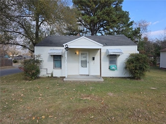 413 E Velma Ave, Springdale, AR 72764