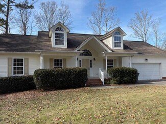 105 Oak Ridge Dr, La Fayette, GA 30728