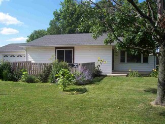 105 N Park Ln, Royal Center, IN 46978