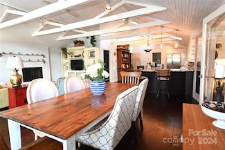 4610 N Center St, Hickory, NC 28601