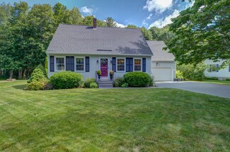 28 Rosewood Dr, Saco, ME 04072