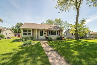 1009 Carlton Ave, Faribault, MN 55021