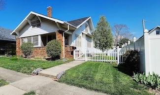 208 NE 10th St, Washington, IN 47501