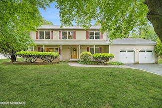 325 Oak Hill Rd, Red Bank, NJ 07701