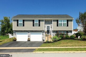 170 Shady Hollow Dr, Pleasant Gap, PA 16823