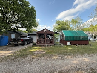 1706 Shawnee Rd, Waxahachie, TX 75165