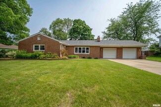 230 E Fernwood St, Morton, IL 61550