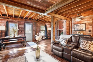 135 N Gilbert St, Footville, WI 53537