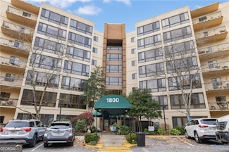 1800 Clairmont #428 Lake Unit A428, Decatur, GA 30033