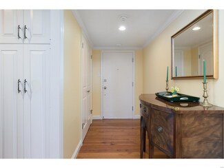 200 S Brentwood Blvd Unit 18A, Saint Louis, MO 63105