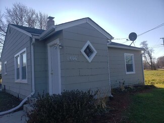 1806 Cunningham St, Rockford, IL 61102