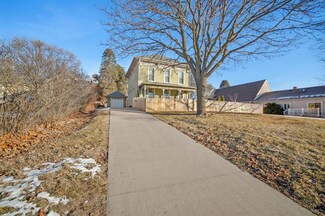 211 W South St, Winterset, IA 50273