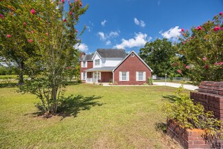 894 Haley Dr, Chipley, FL 32428