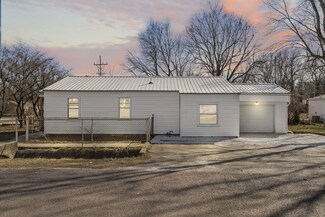 3002 W Walnut St, Springfield, MO 65802