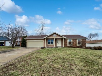 5729 Walnut Creek Blvd, Saint Charles, MO 63304