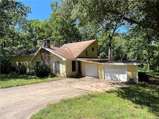 13831 Canterbury Dr, Siloam Springs, AR 72761